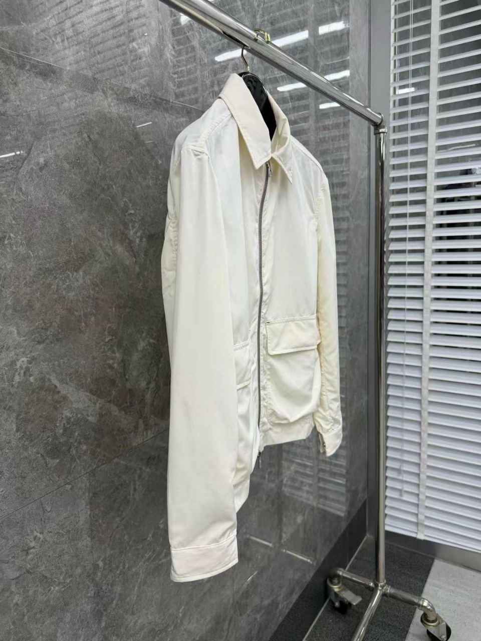 브루넬로쿠치넬리 라이트 자켓