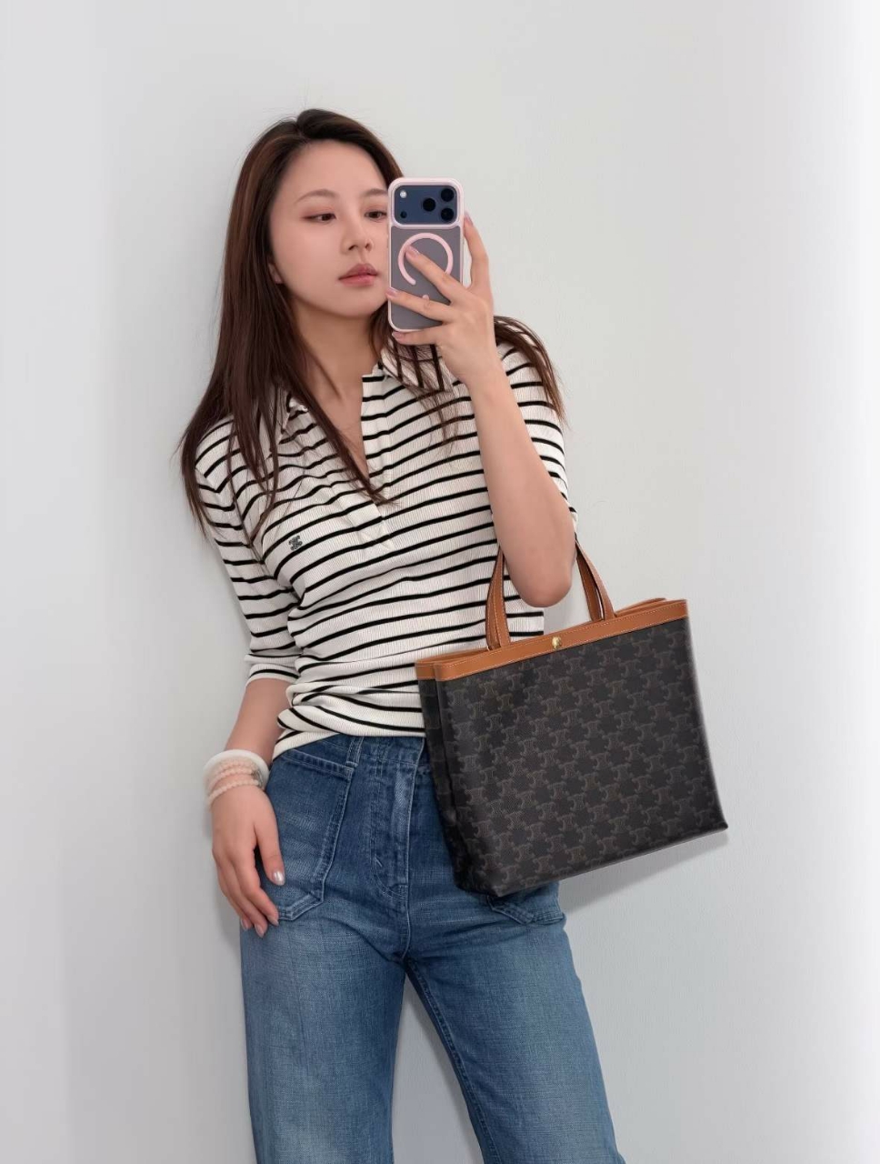 셀린느 트리옹프 자수 스트라이프 코튼 실크 폴로셔츠