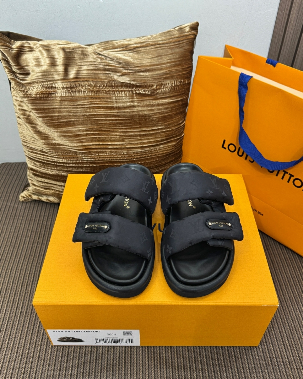 루이비통 풀 필로우 컴포트 뮬