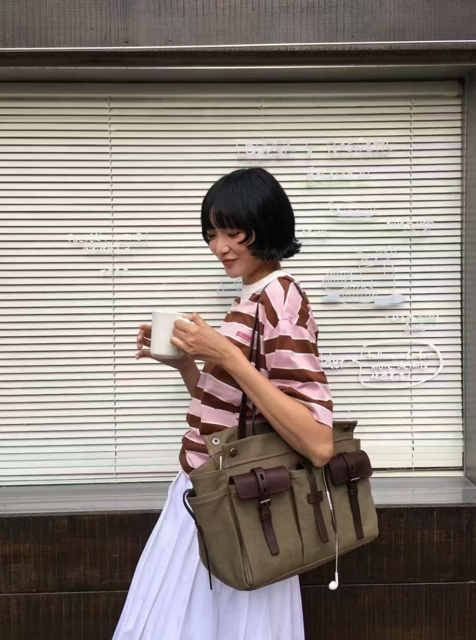 프라다 스트라이프 티셔츠