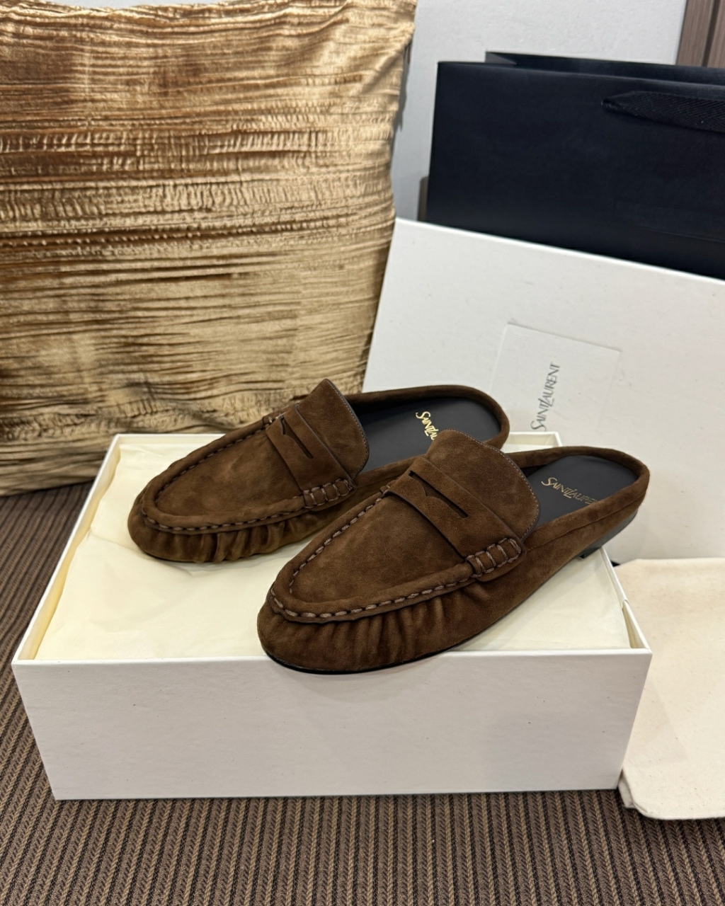 생로랑 LE LOAFER 뮬