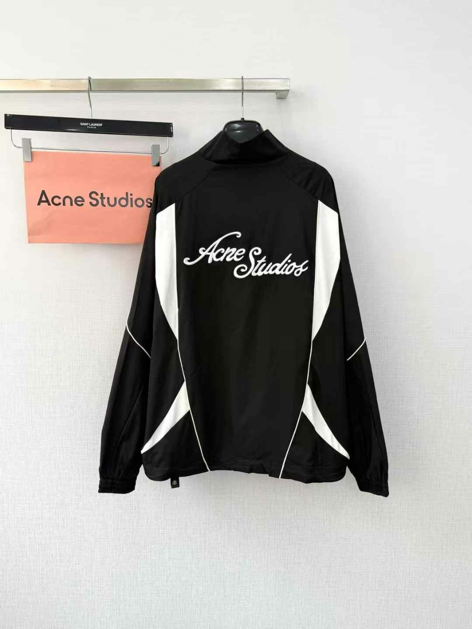 아크네스튜디오 자수 저지