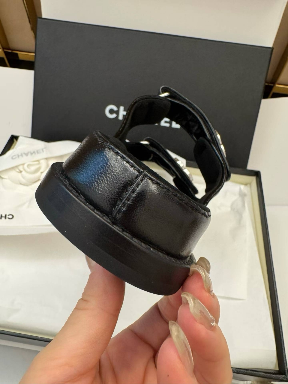 샤넬 CC로고 벨크로 샌들 *일대일 최고급 제품 Size 35 ~ 41 ( 225 ~ 265 )