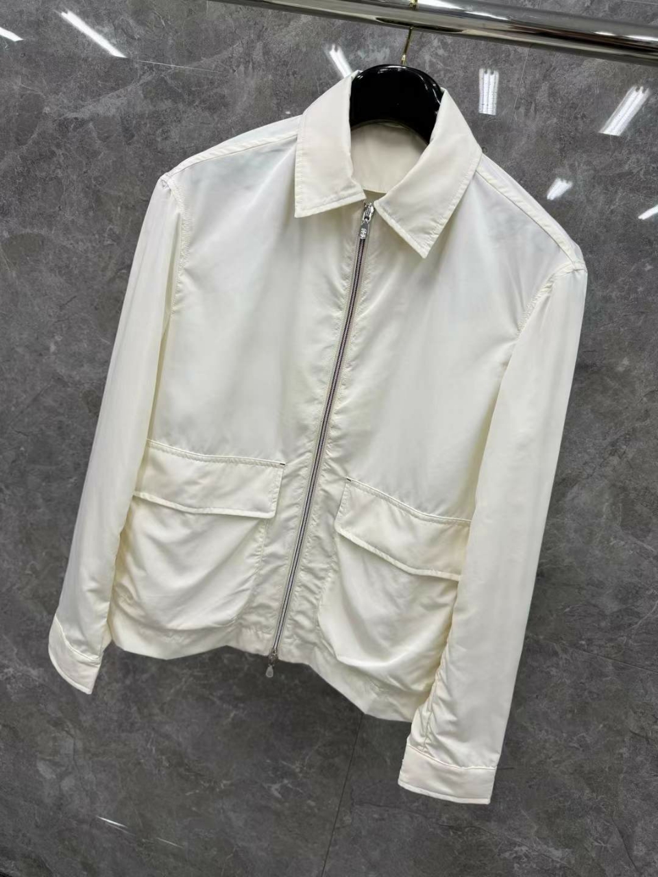 브루넬로쿠치넬리 라이트 자켓
