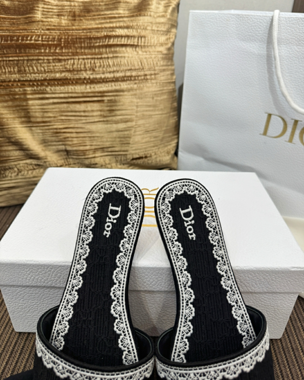 디올 덴텔 힐 슬라이드