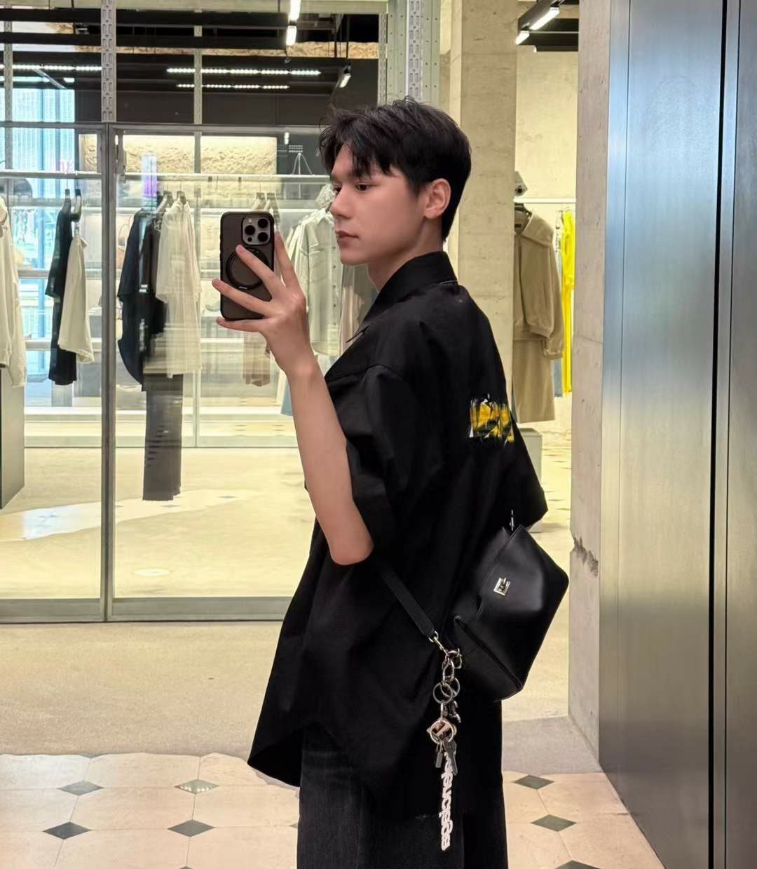 발렌시아가 워크웨어 반팔 셔츠