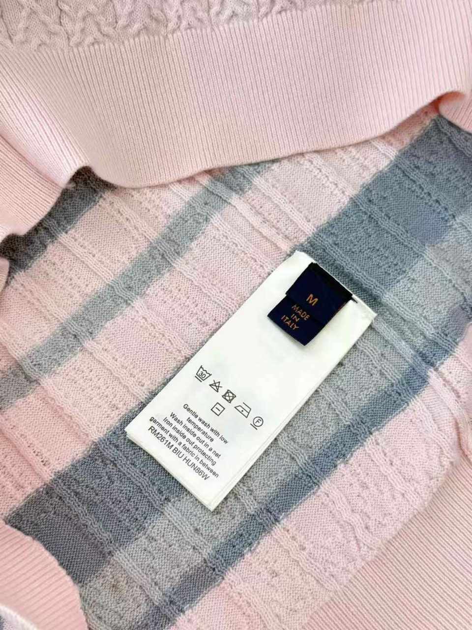 루이비통 스트라이프 케이블 니트 폴로셔츠