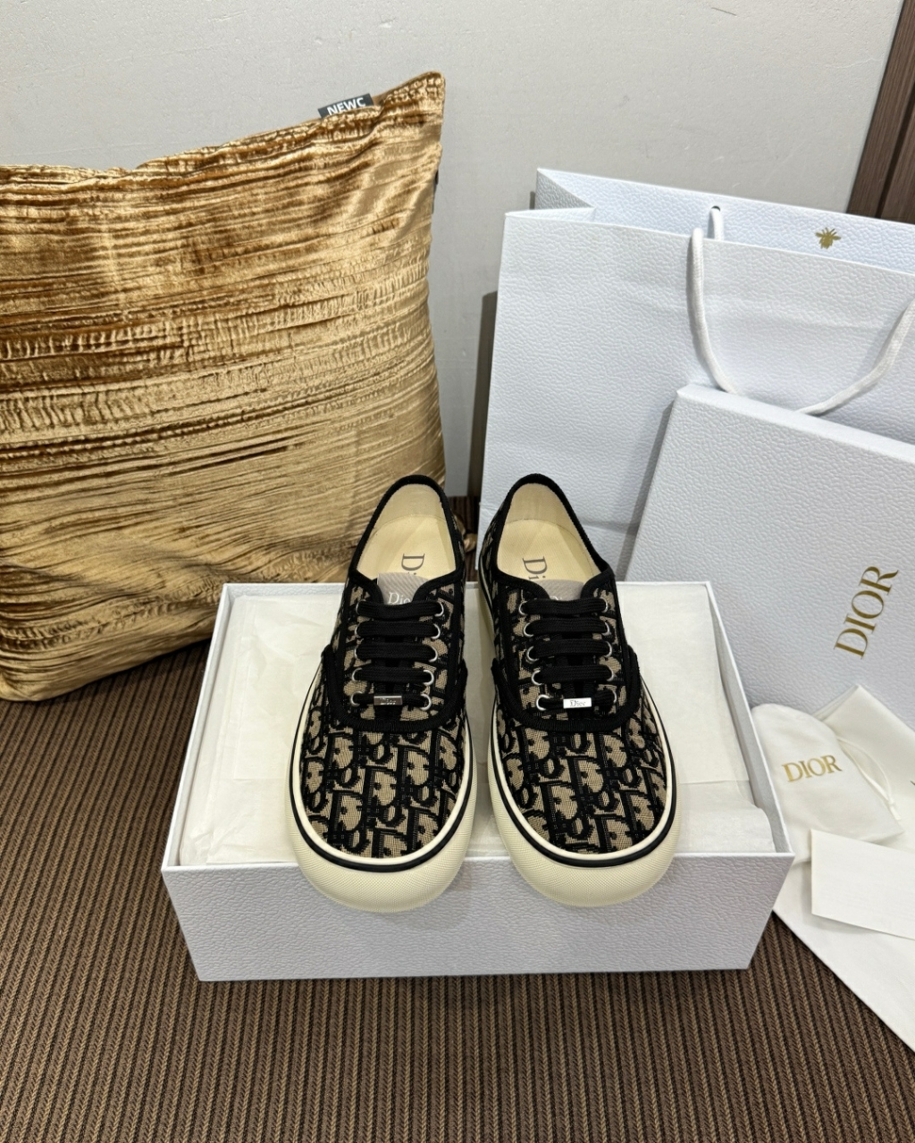생로랑 LE LOAFER 뮬