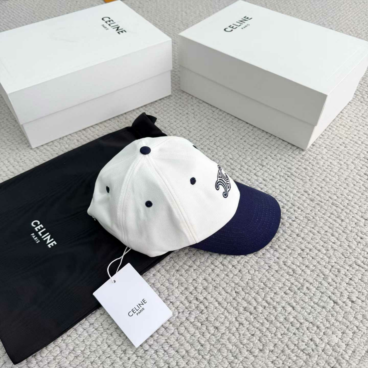 셀린느 트리옹프 볼캡