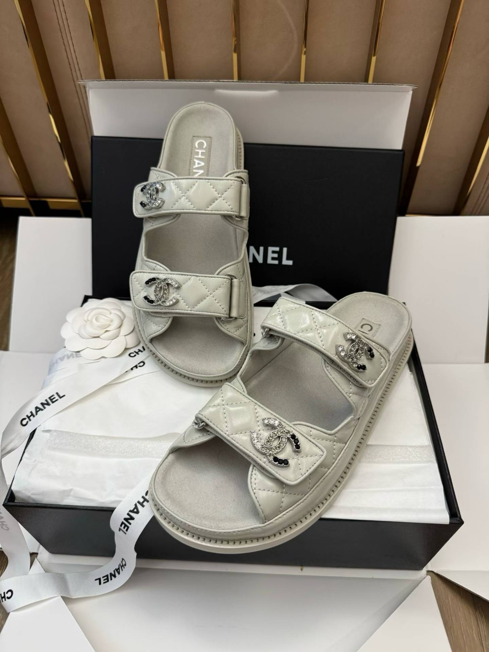 샤넬 CC로고 벨크로 샌들 *일대일 최고급 제품 Size 35 ~ 41 ( 225 ~ 265 )