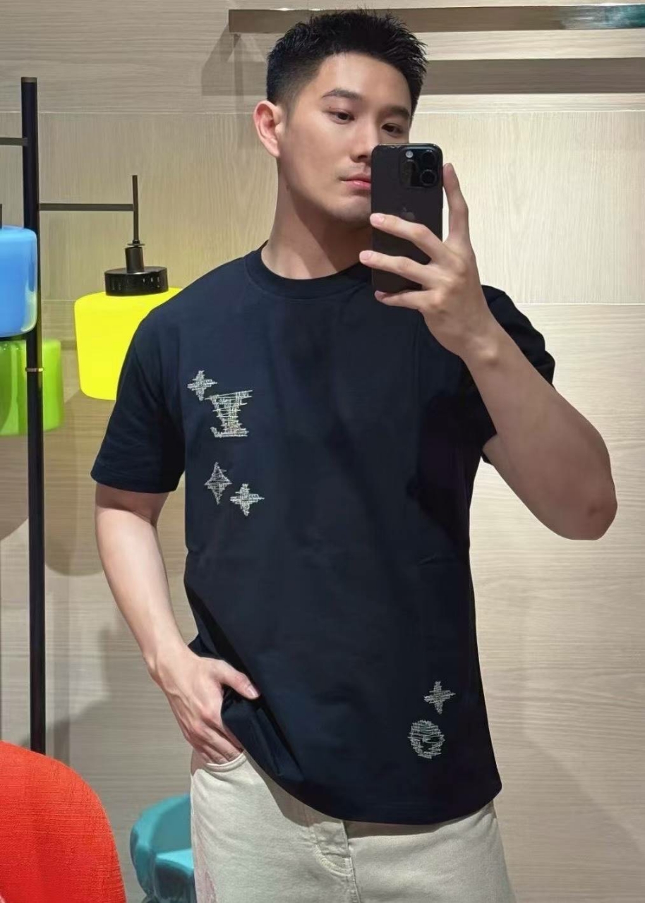 루이비통 엠브로이더드 시그니처 티셔츠