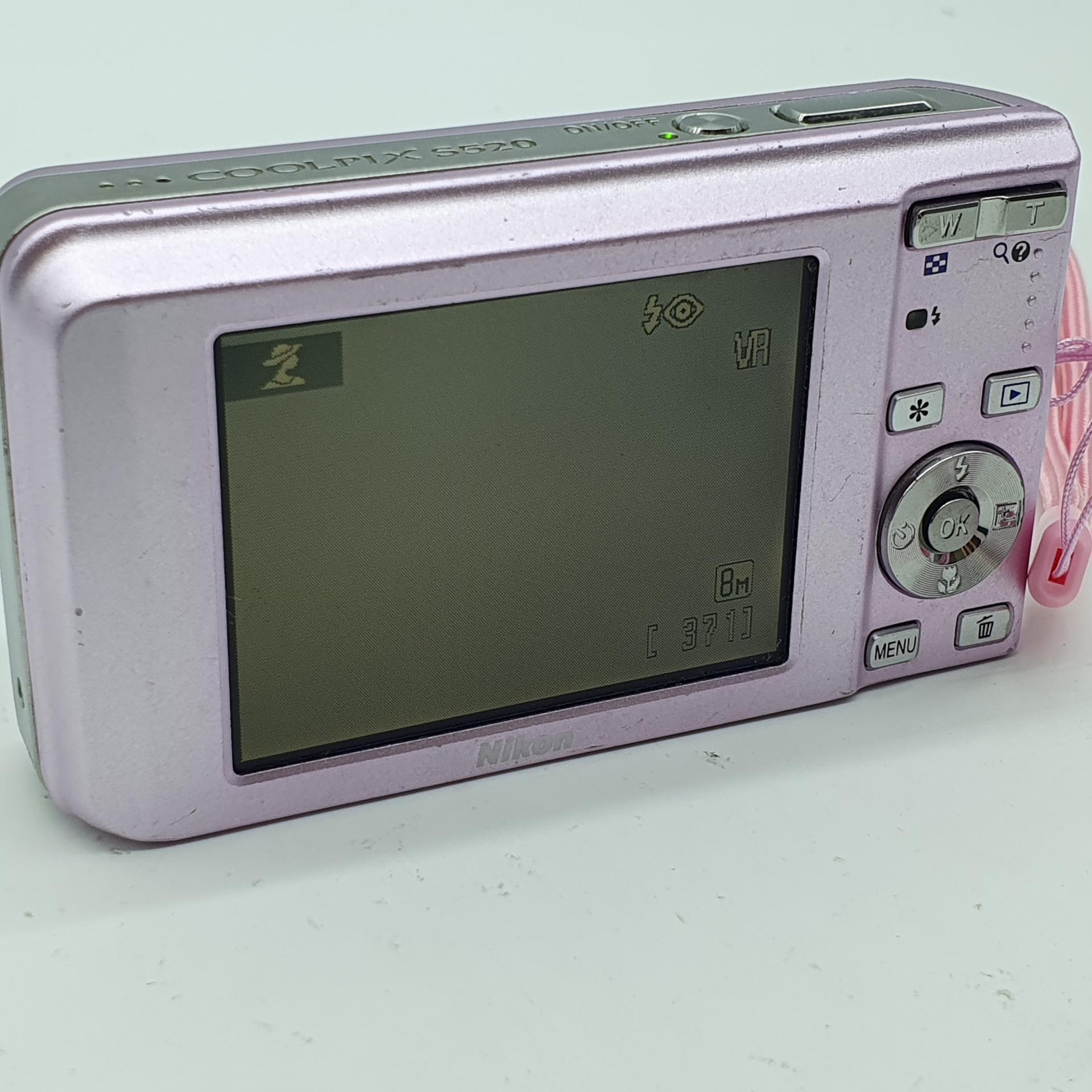 니콘 쿨픽스 S520