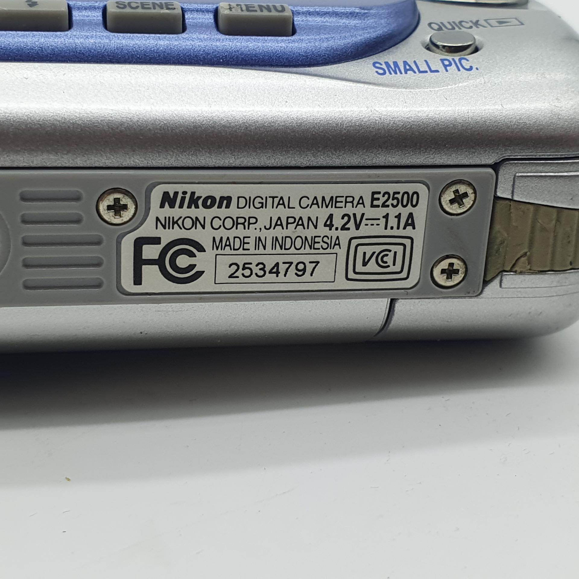 니콘 쿨픽스 E2500