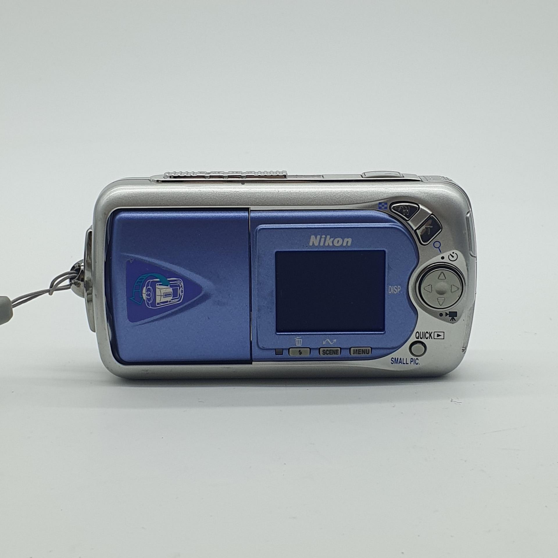 니콘 쿨픽스 E2500