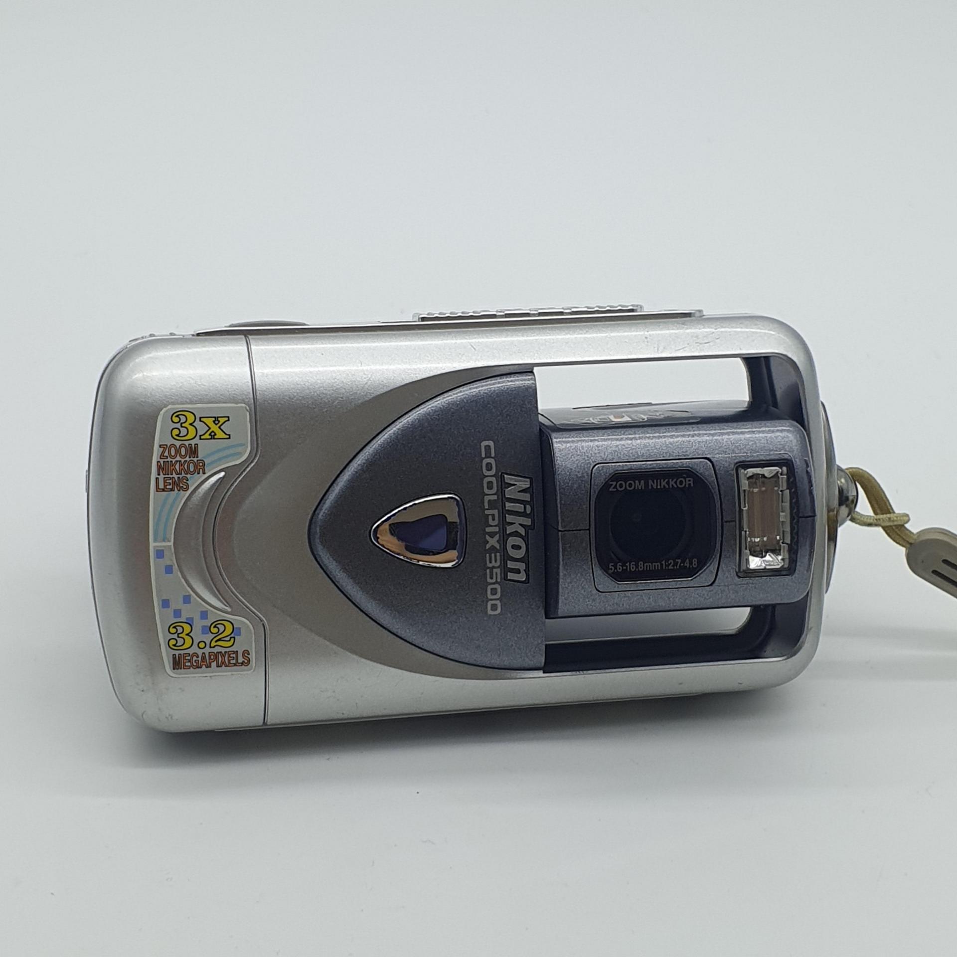 니콘 쿨픽스 3500