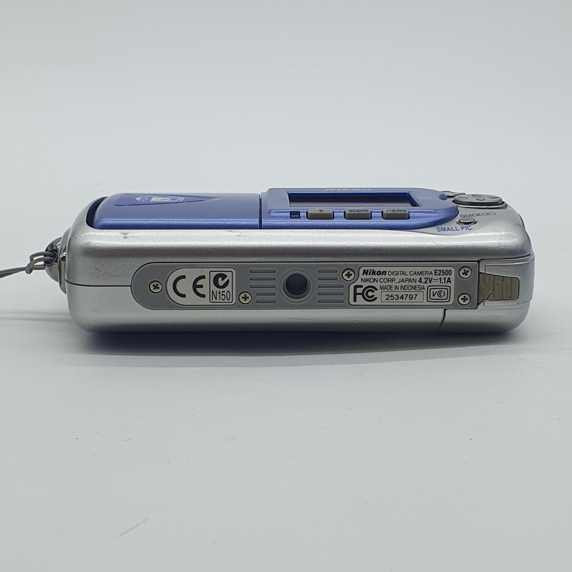 니콘 쿨픽스 E2500
