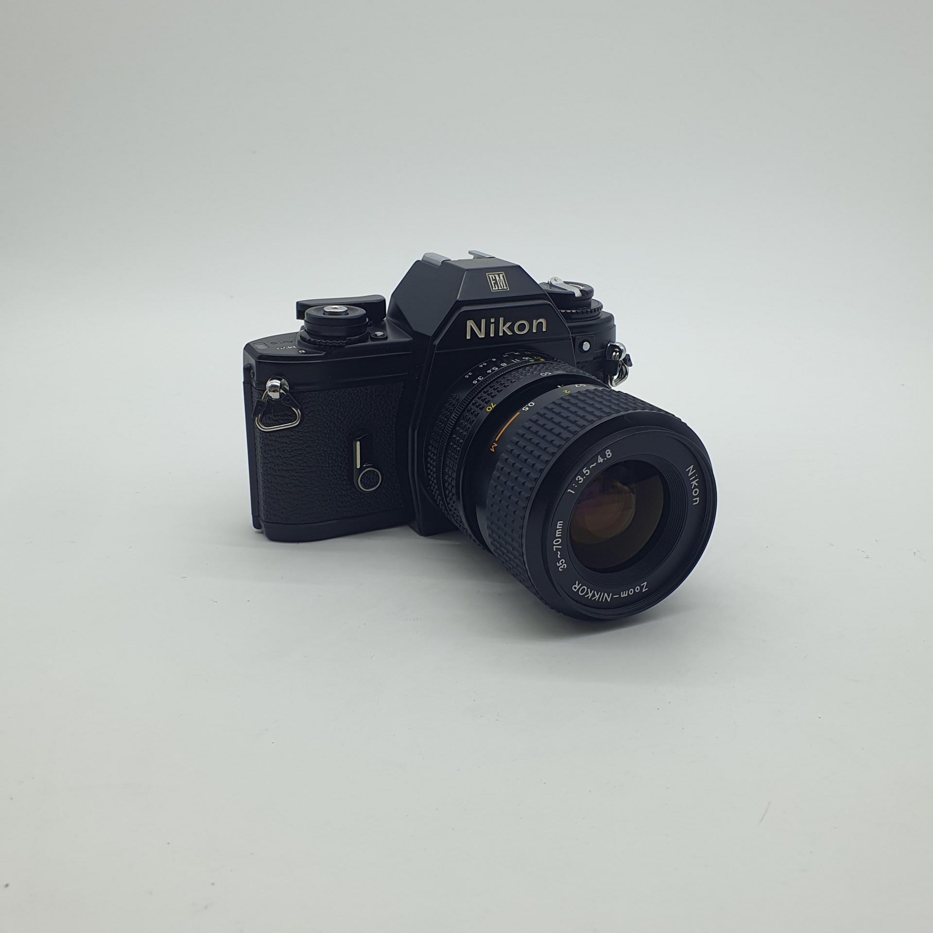 니콘 Nikon EM + Nikkor Lens