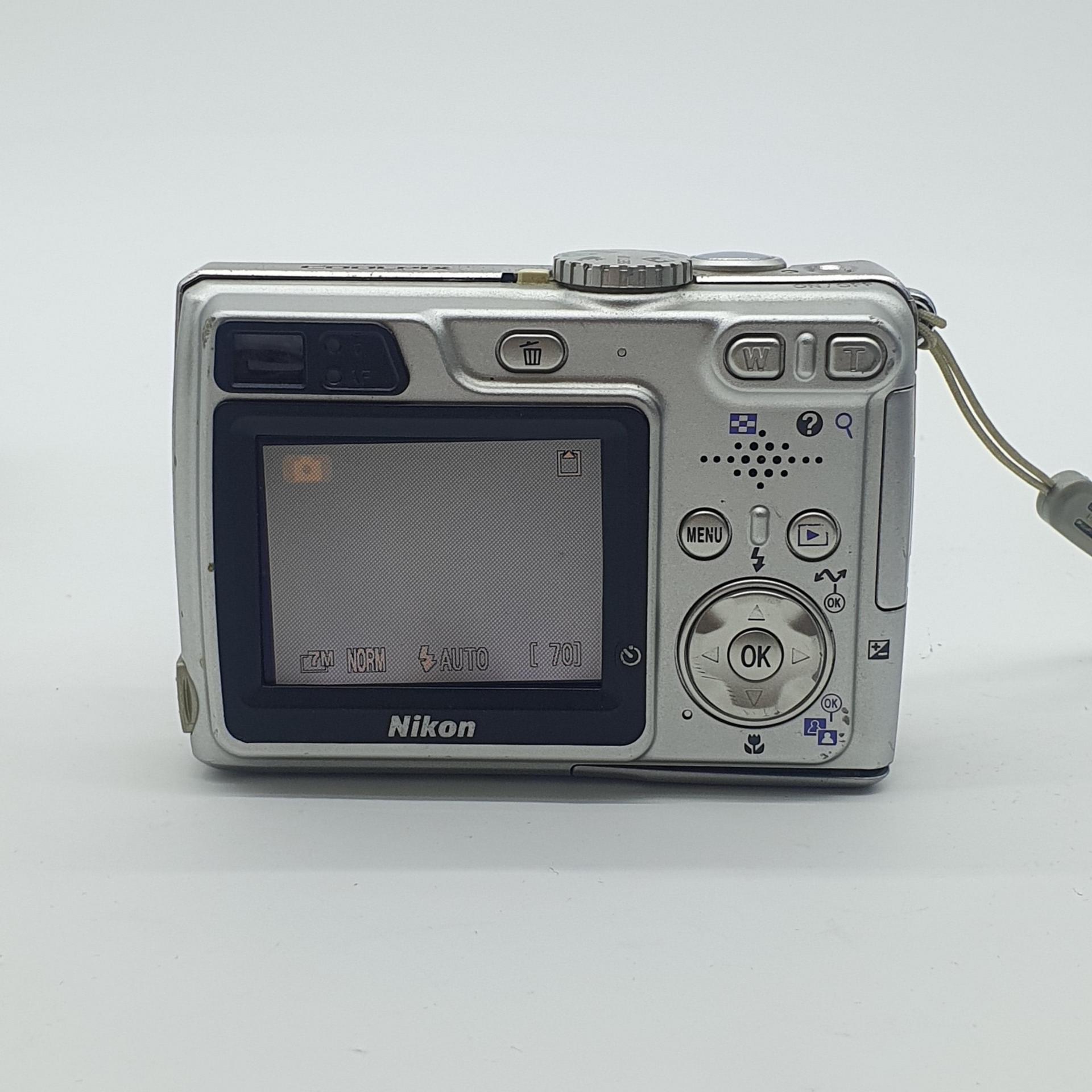 니콘 쿨픽스 7900