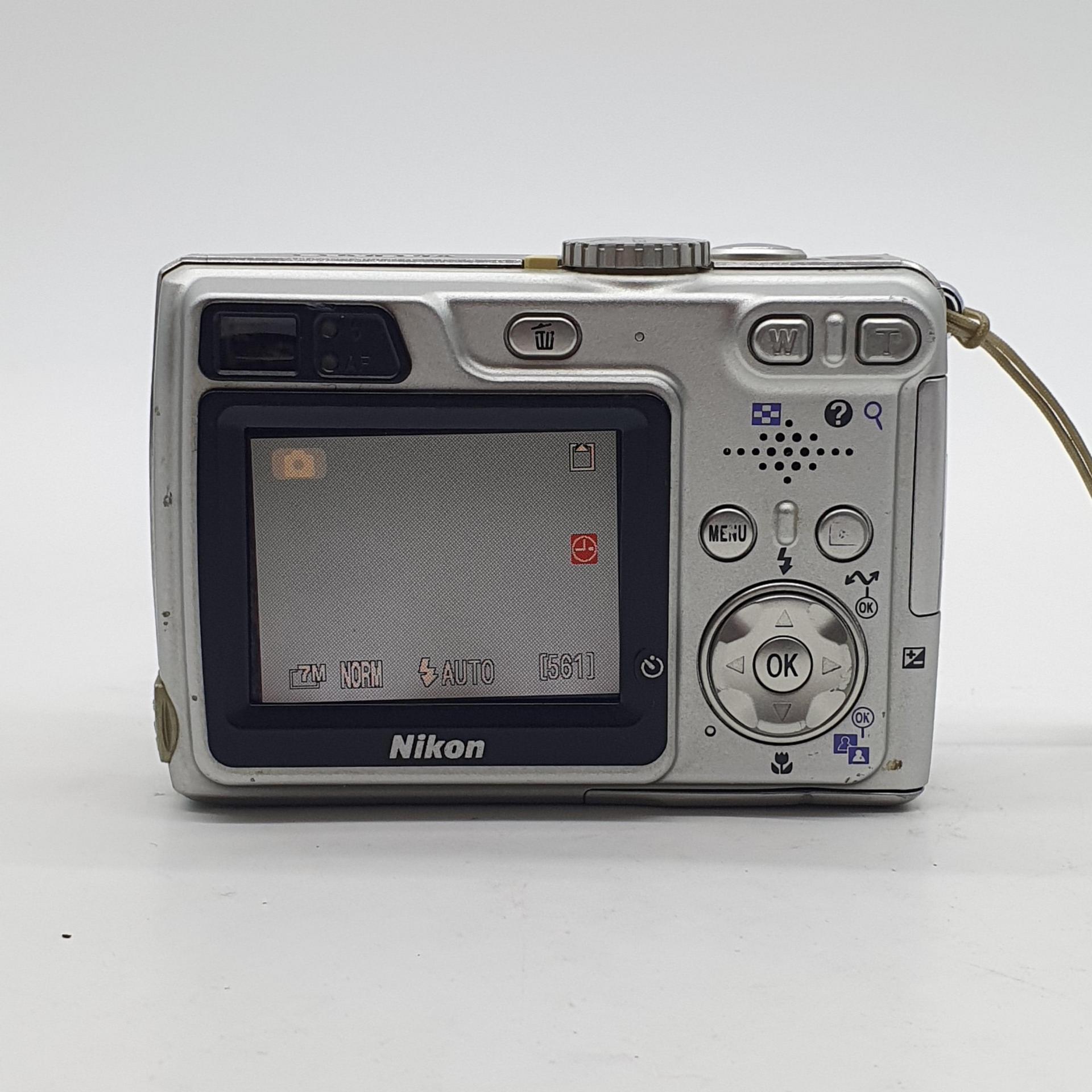 니콘 쿨픽스 7900
