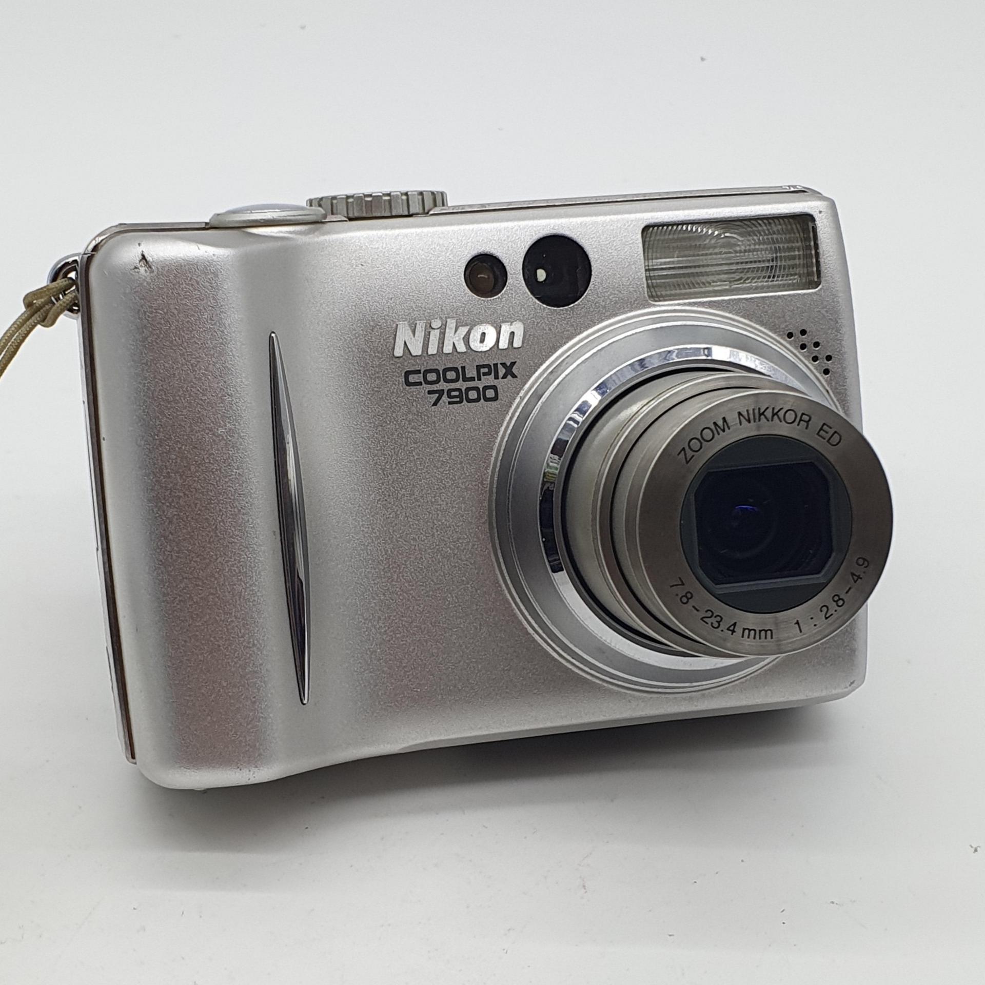 니콘 쿨픽스 7900