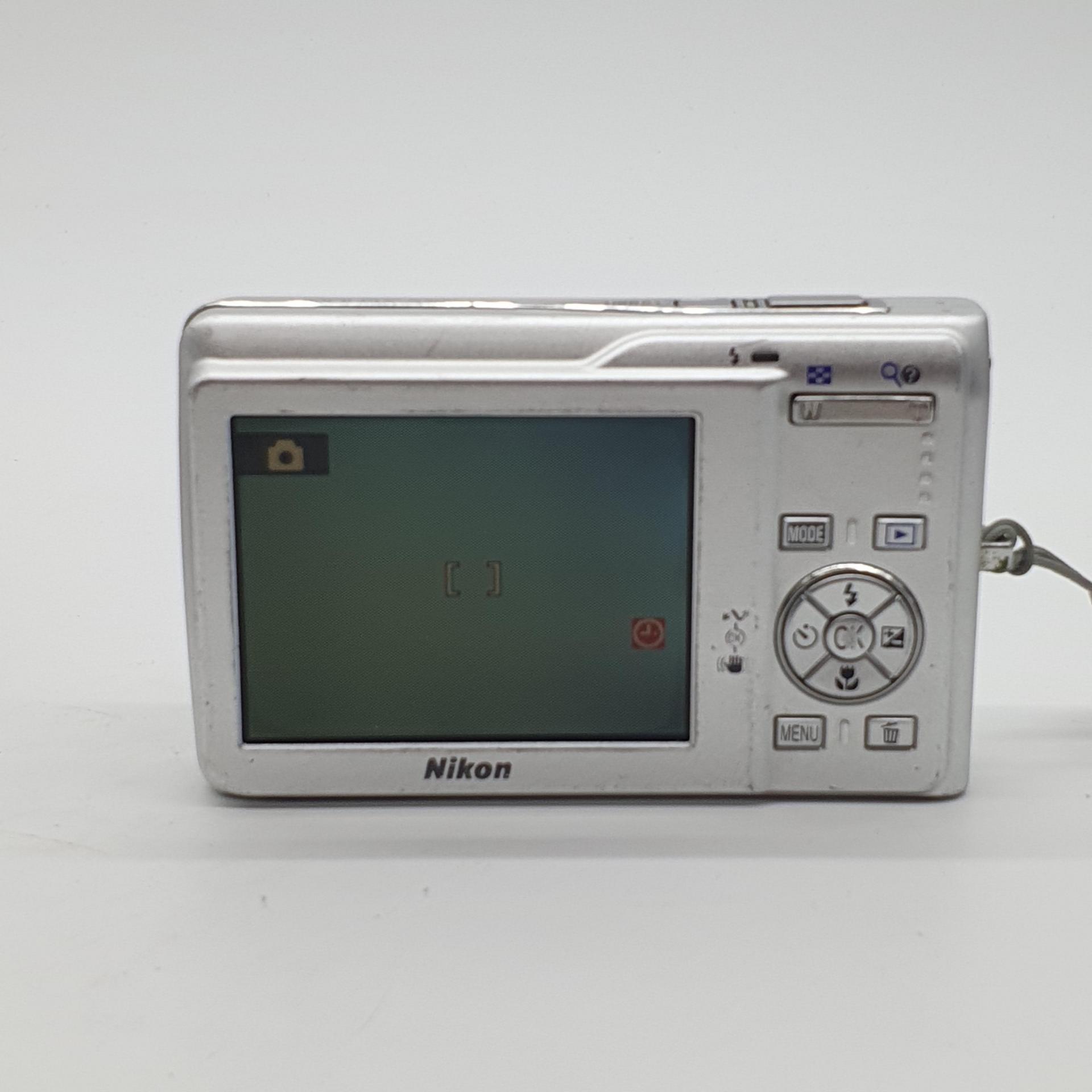 니콘 쿨픽스 S200
