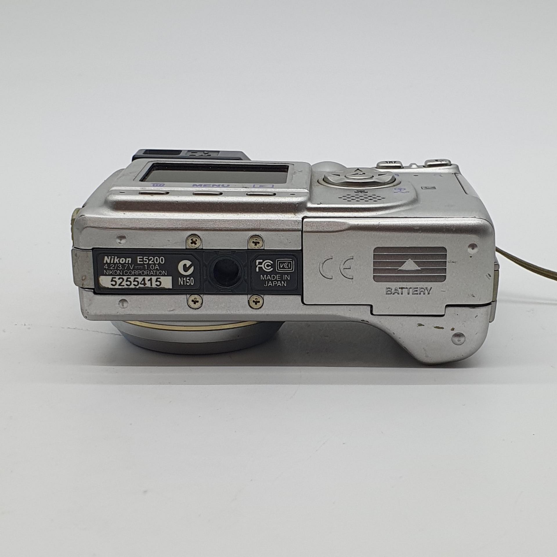 니콘 쿨픽스 5200