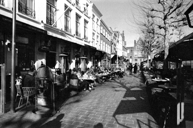코노 CINIS 400 흑백 필름(35mm)