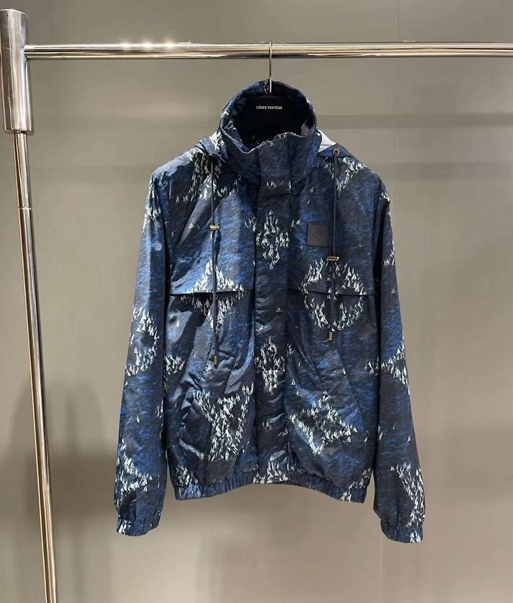 루이 LV 프린티드 모노그램 윈드브레이커