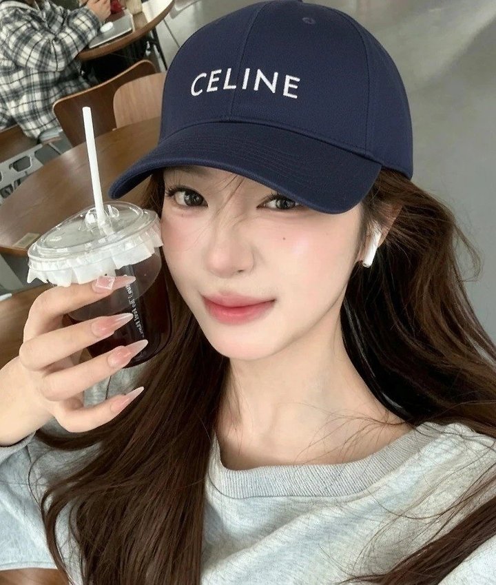 셀린느 로고 자수 볼캡