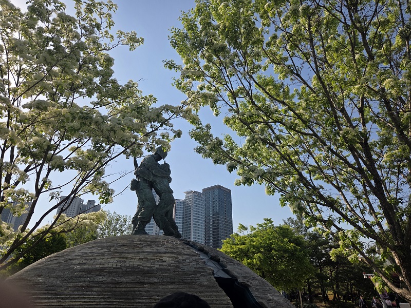 a9928b6703d43.jpg