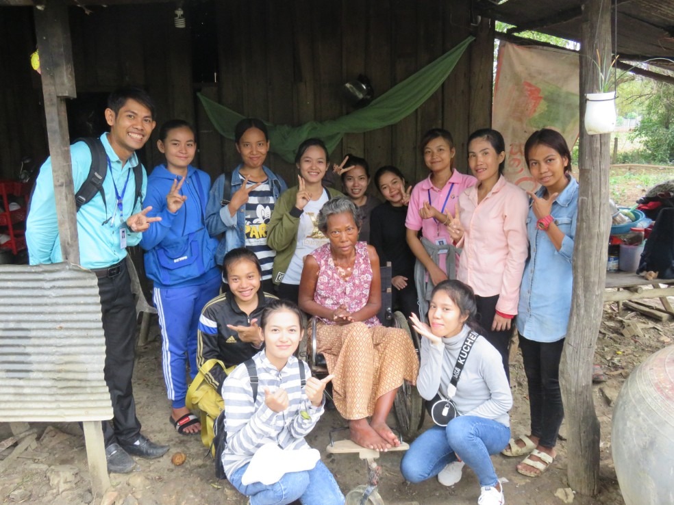 여성 교육지원 디딤돌 사업 참여학생 단체사진 