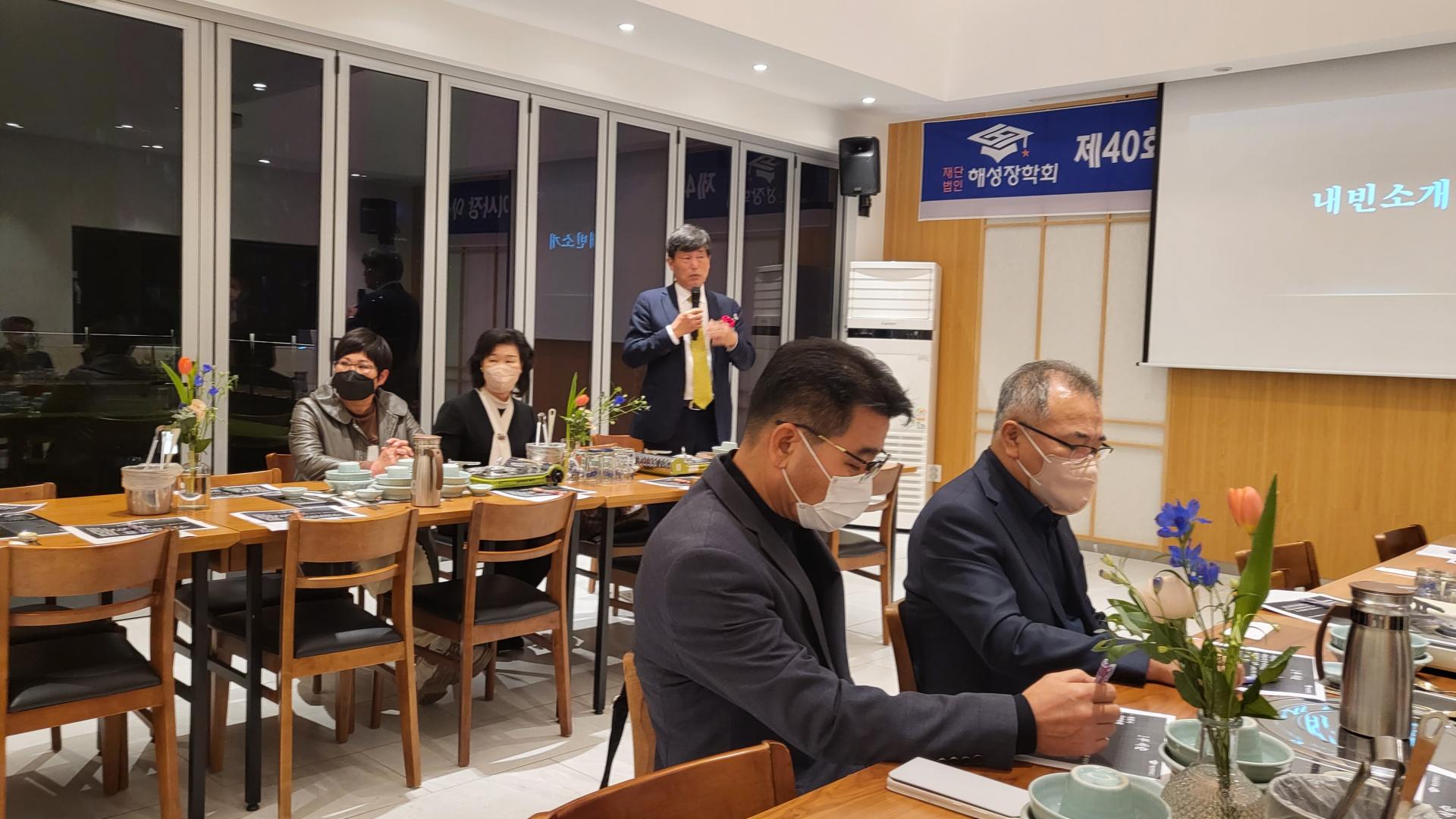 d4c7869ae18a4.jpg
