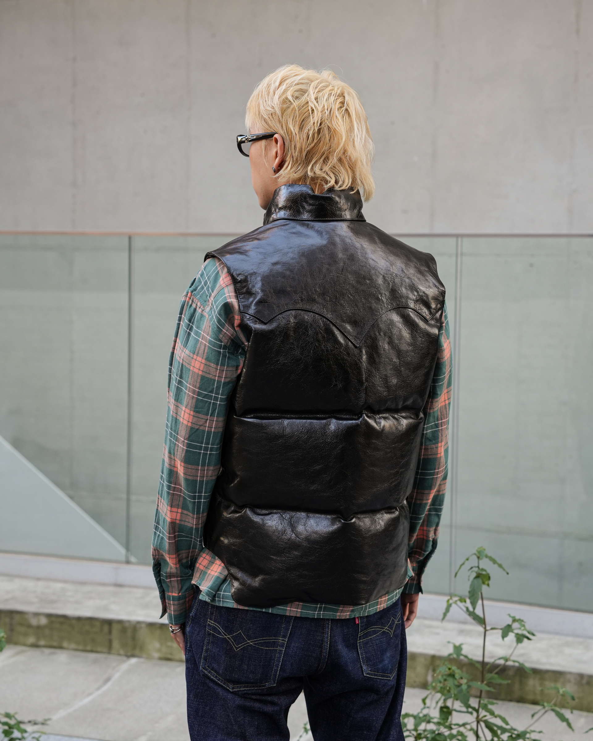Horsehide Down Vest 'CHALLENGER' [Black]
