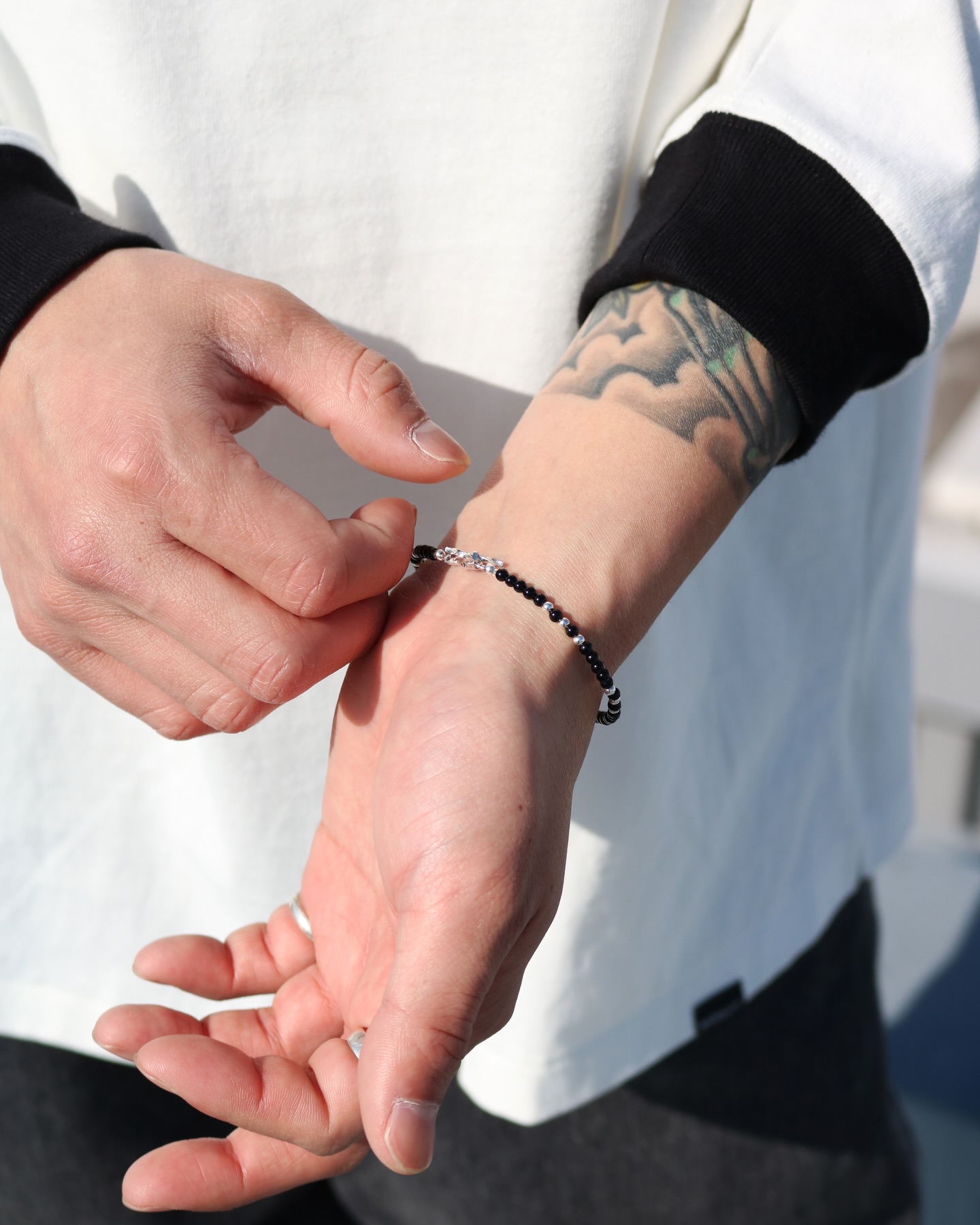 Raven T-BAR Bracelet [Black]