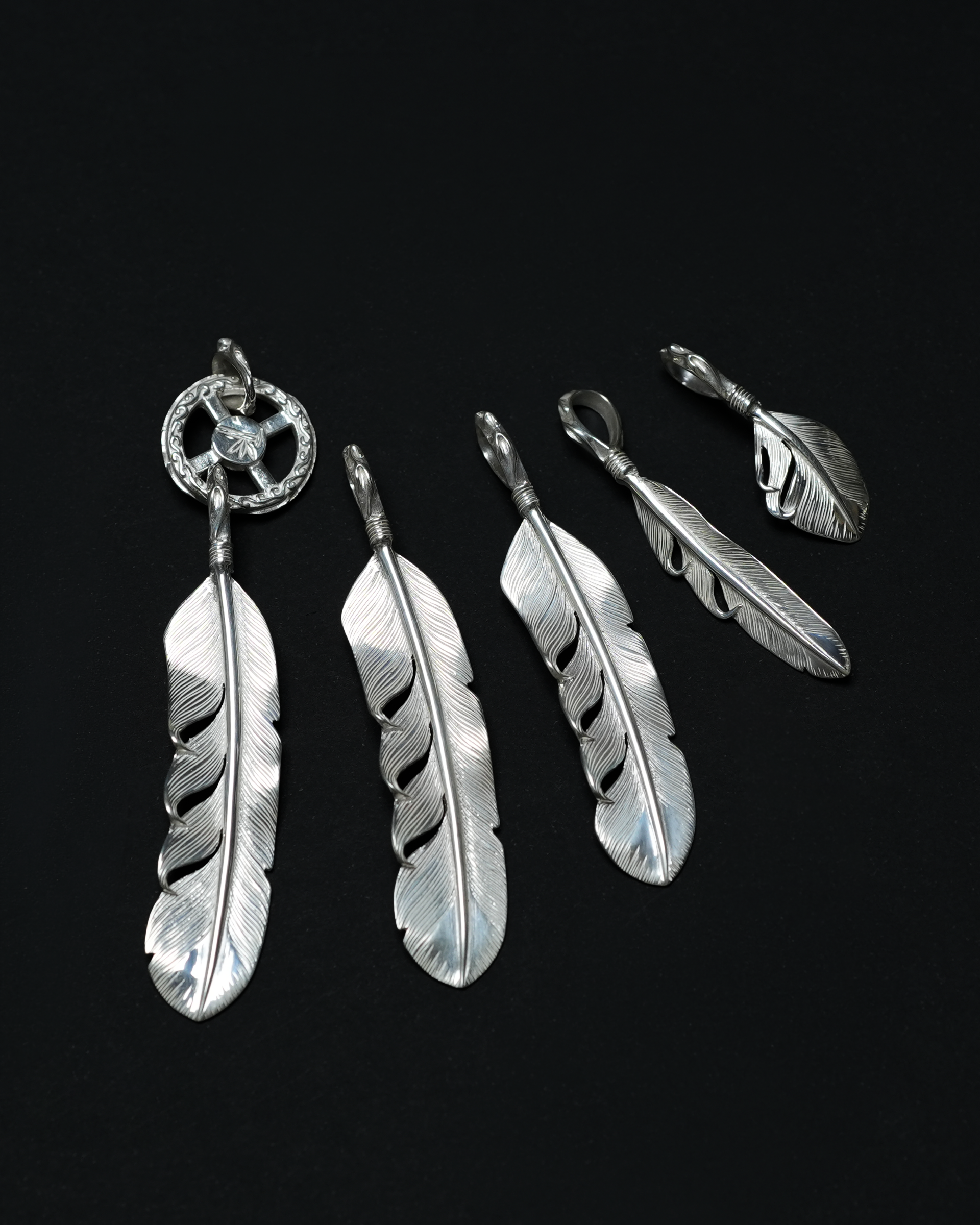 [ FN-JP-202 ] Pendant Top - Rough Feather M