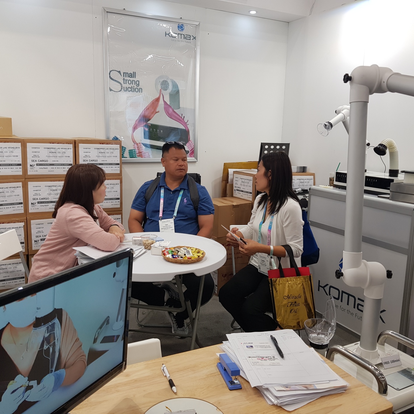 Buyer meeting with KOMAX Dental Extraoral Suction System