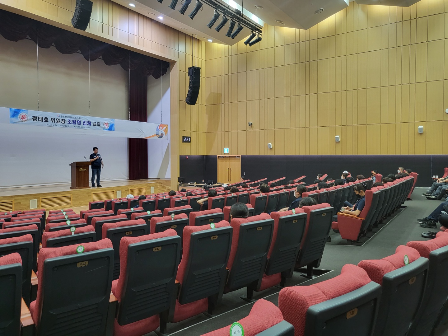 7304c33aecdc7.jpg
