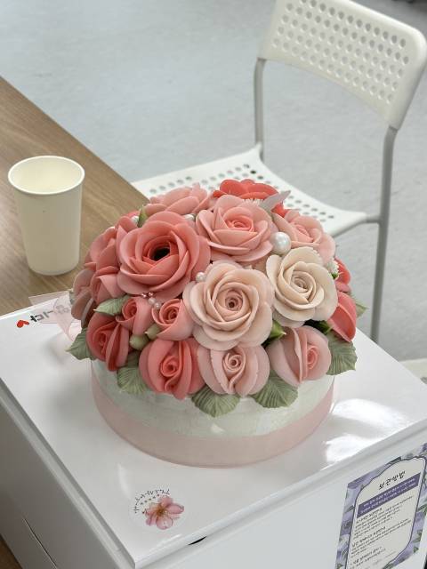 연세하나로의원 개원 9주년 기념 꽃 케이크