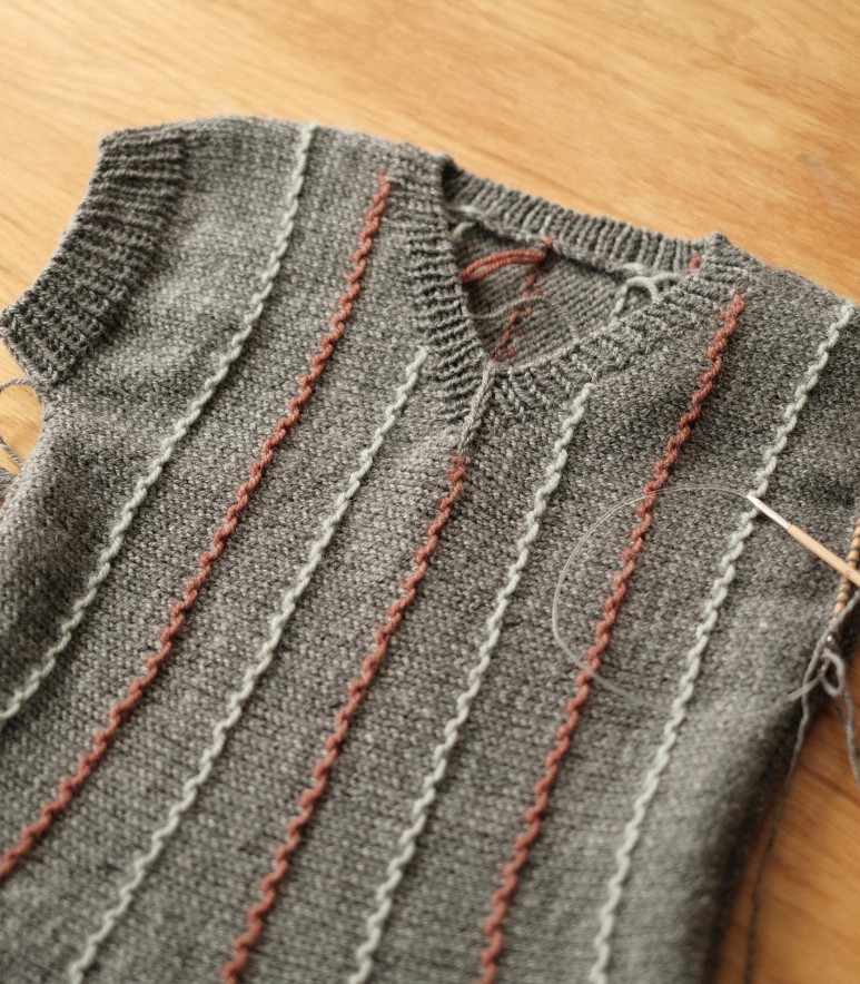 Chickadee Organic Heather (wool - DK)
