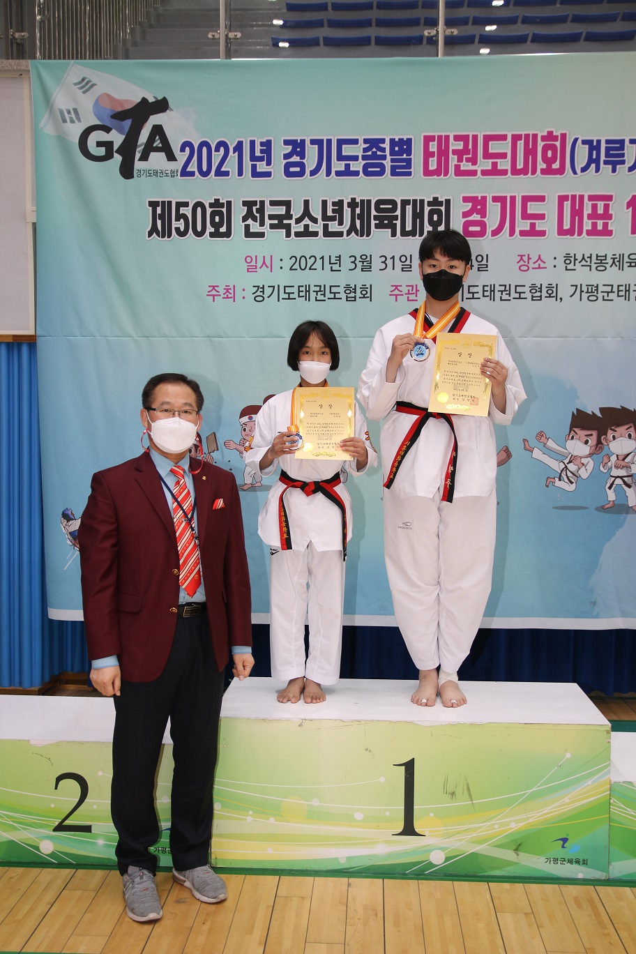 12fc37139d9d8.jpg