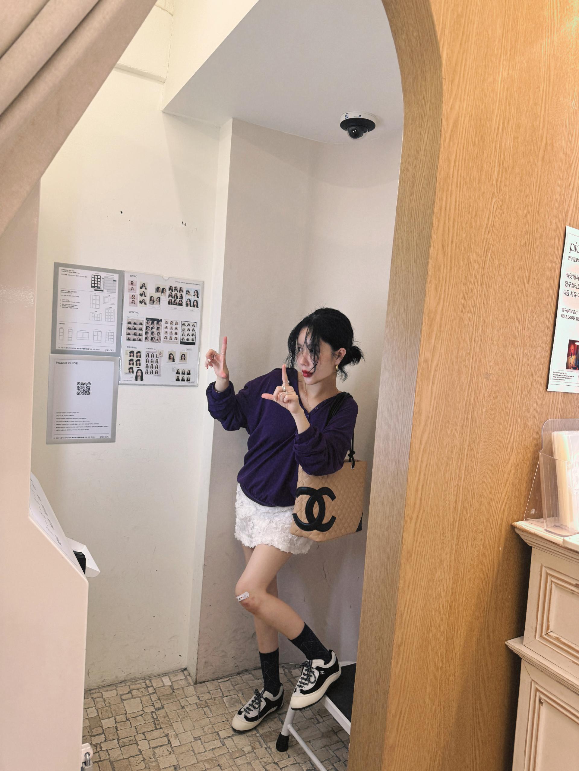 버튼 루즈 무지넥