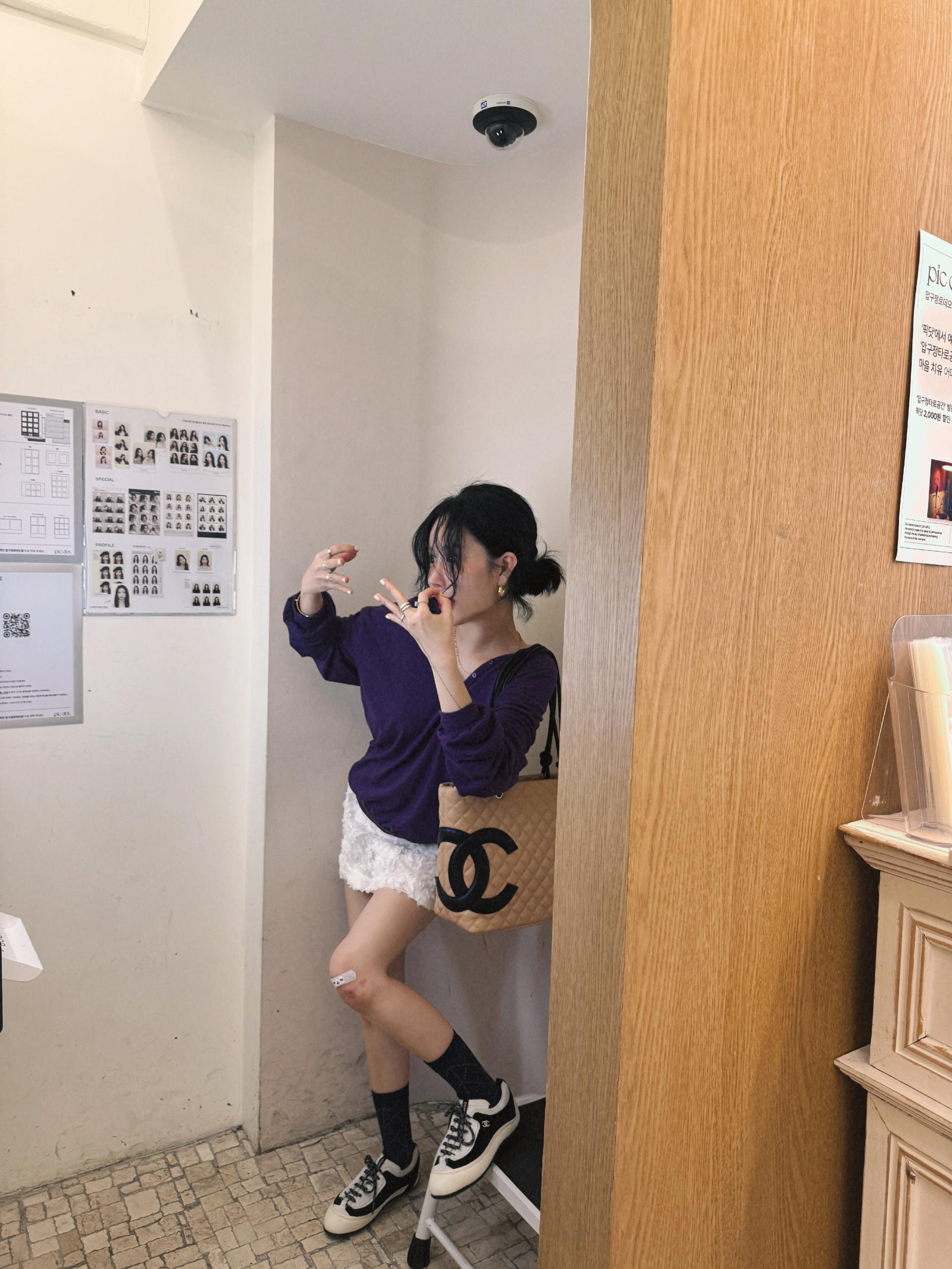 버튼 루즈 무지넥