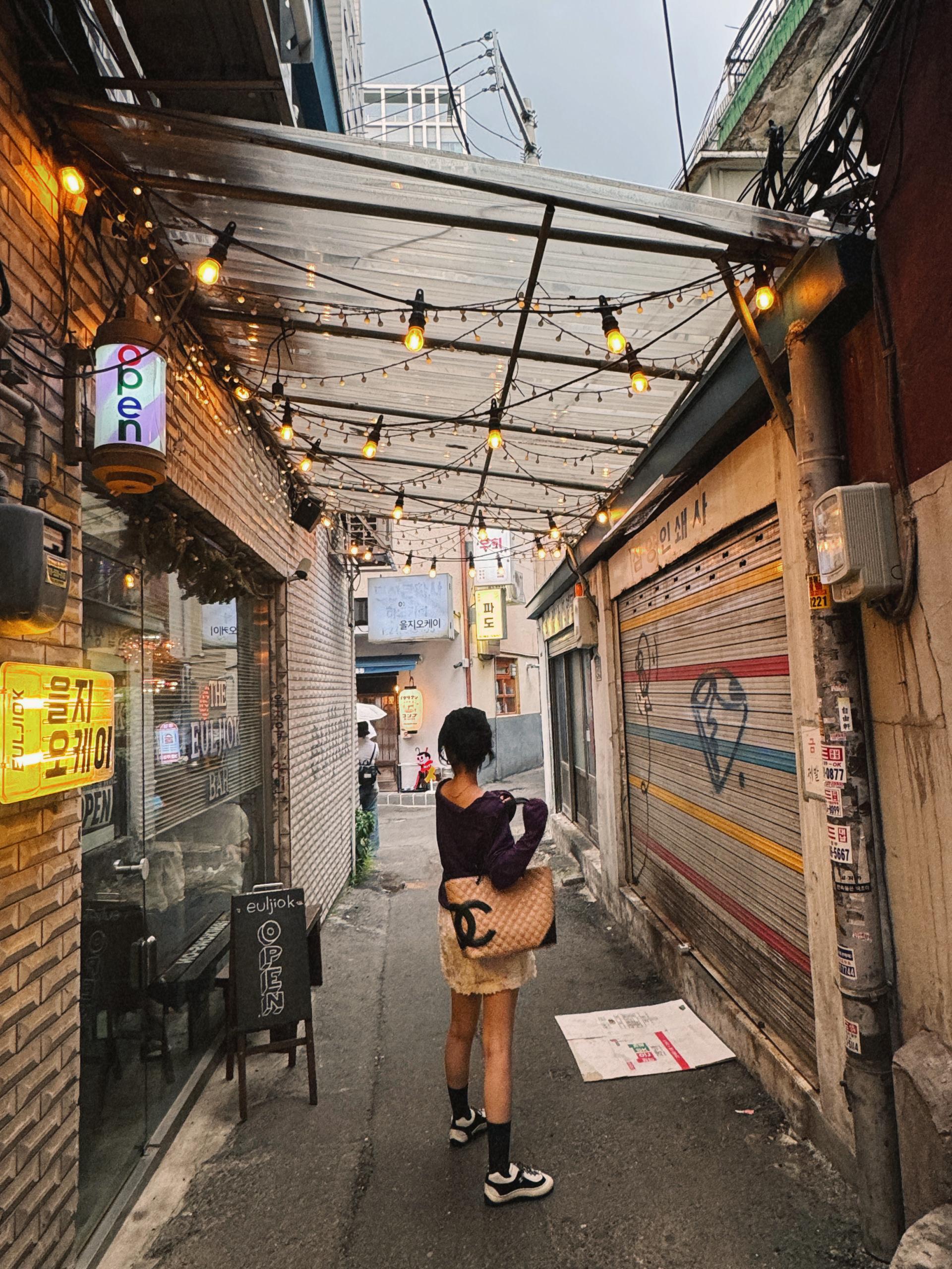 버튼 루즈 무지넥