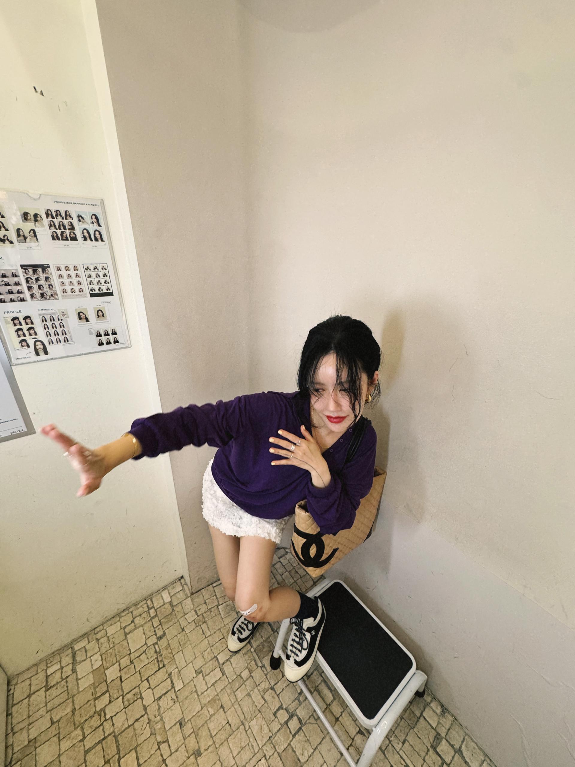 버튼 루즈 무지넥