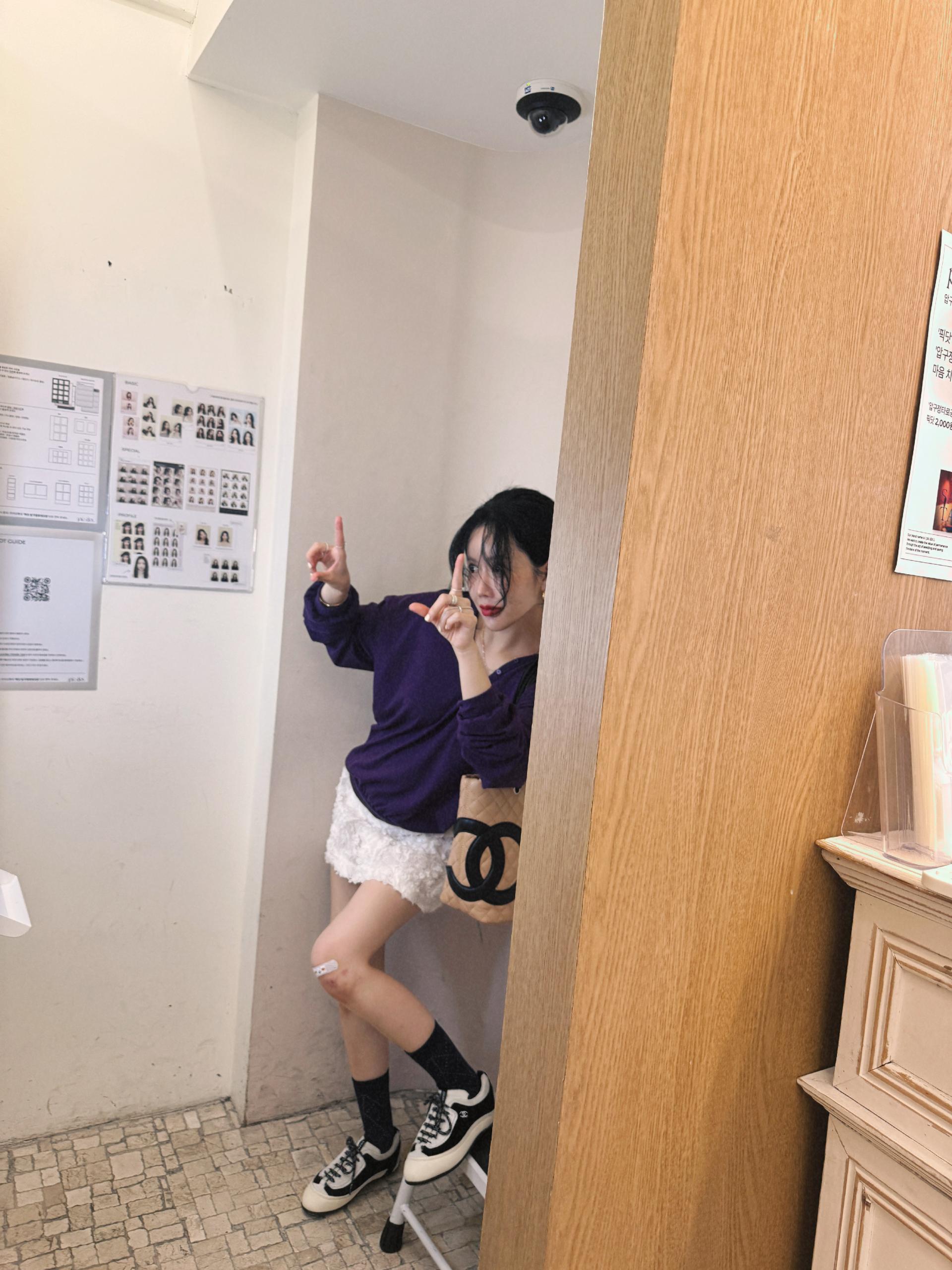 버튼 루즈 무지넥