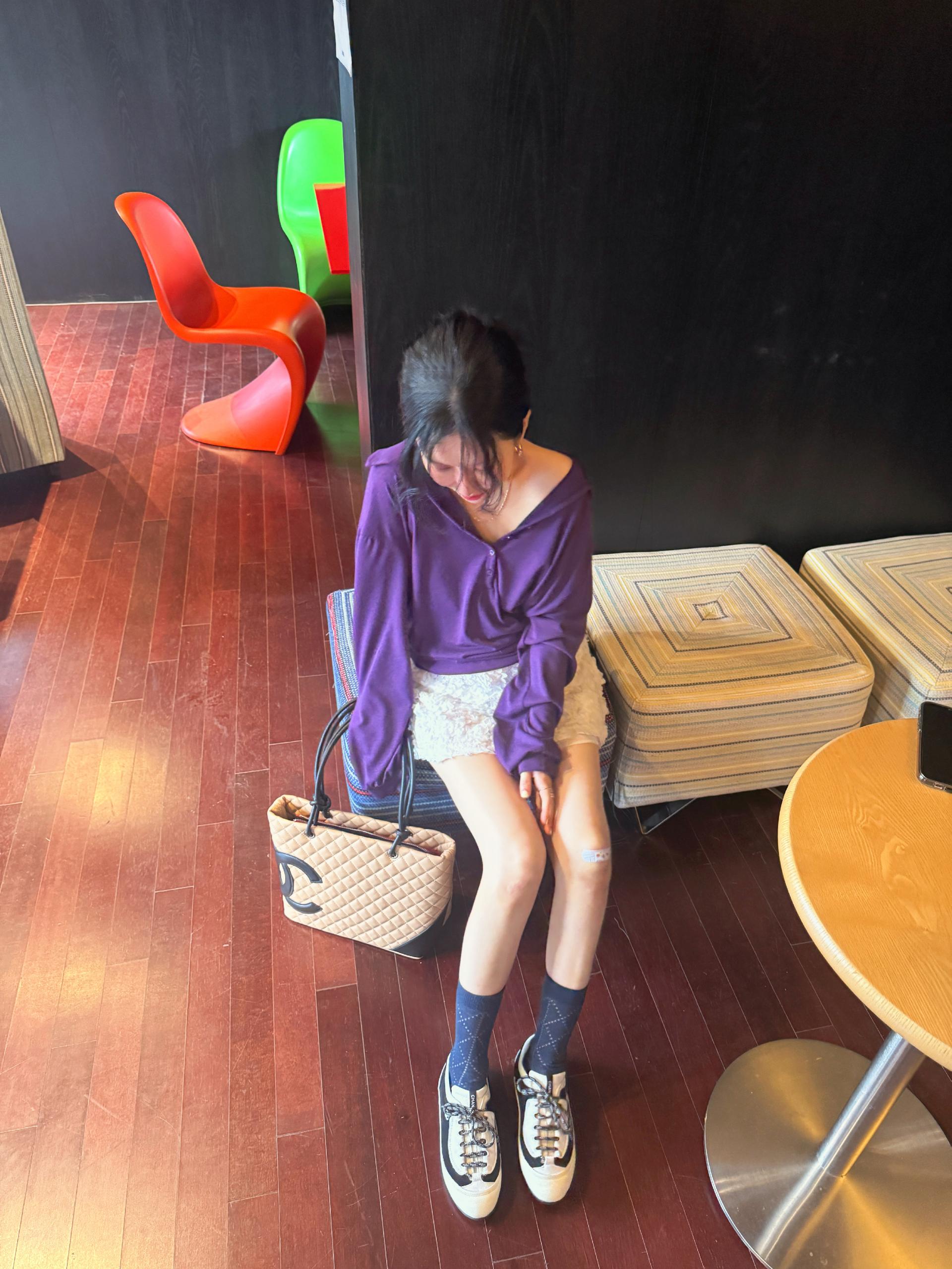 버튼 루즈 무지넥