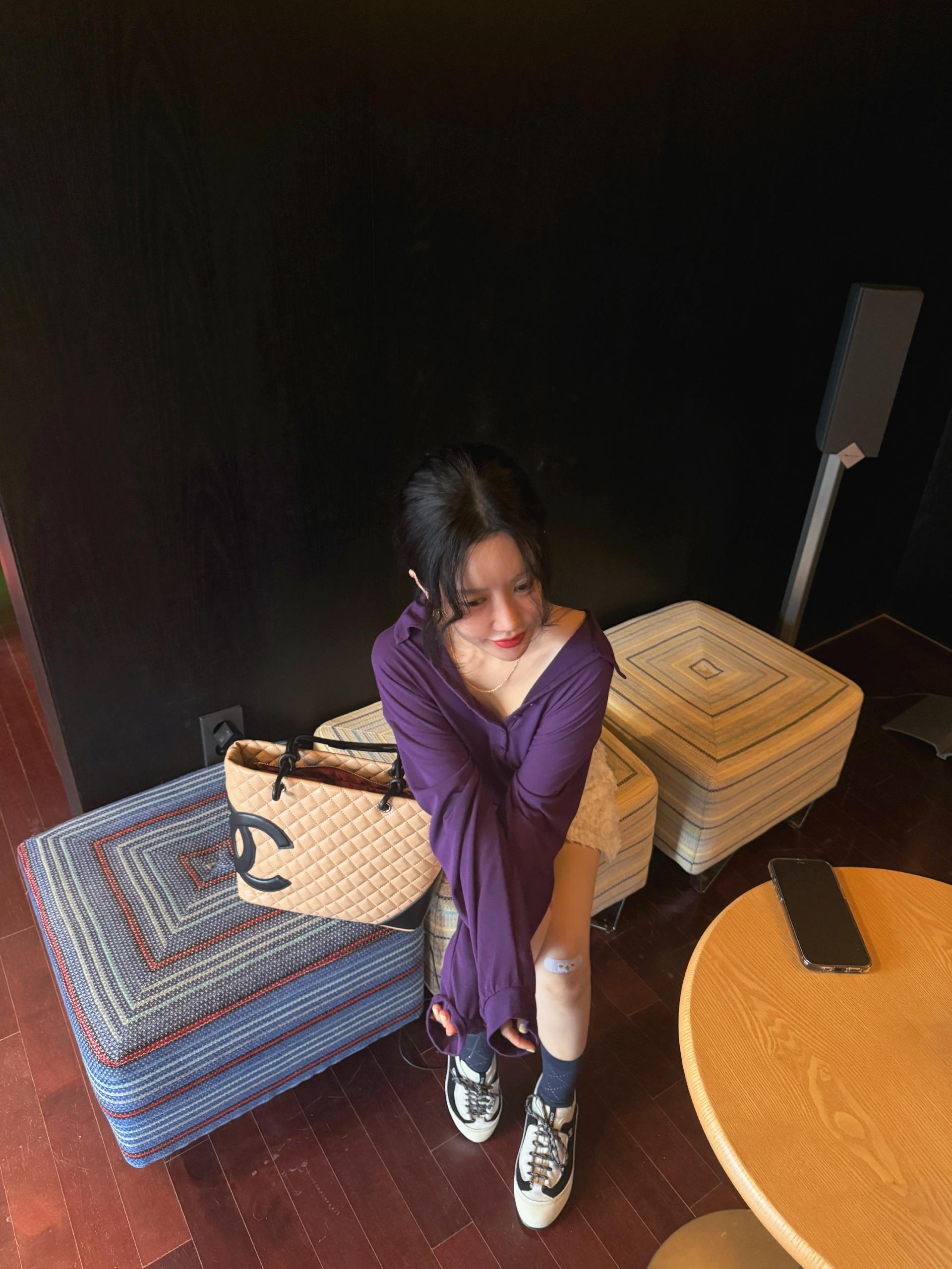 버튼 루즈 무지넥
