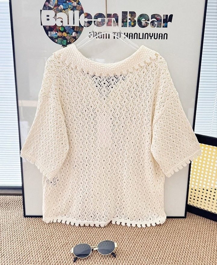 샤 브이넥 카라 펀칭 자수 셔츠