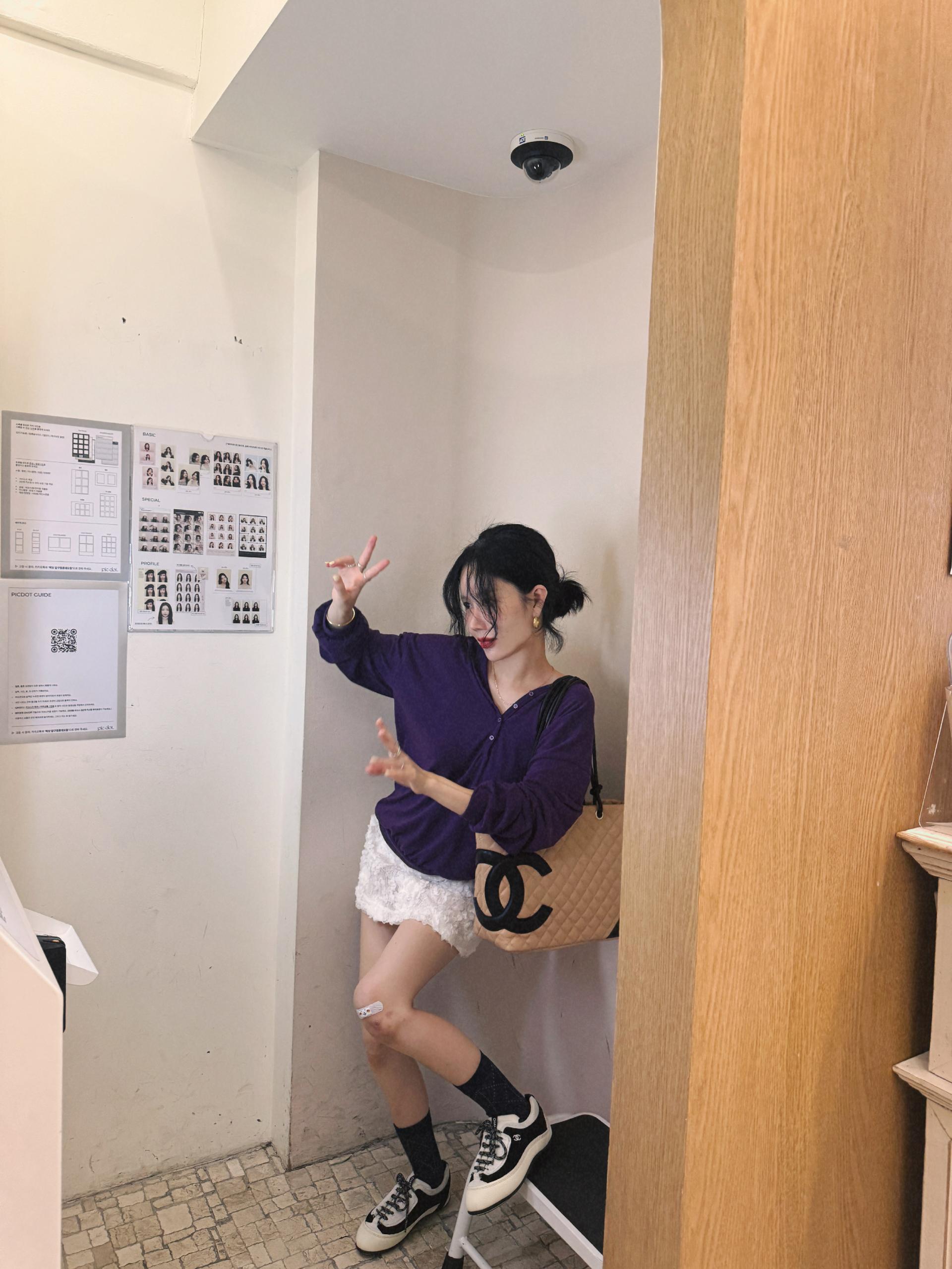 버튼 루즈 무지넥
