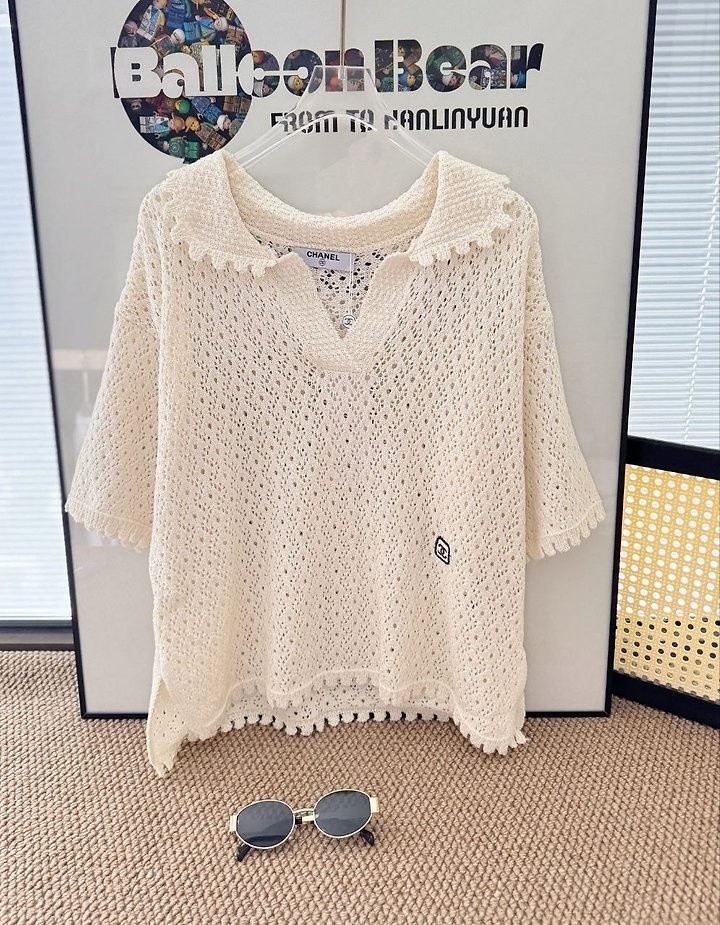 샤 브이넥 카라 펀칭 자수 셔츠